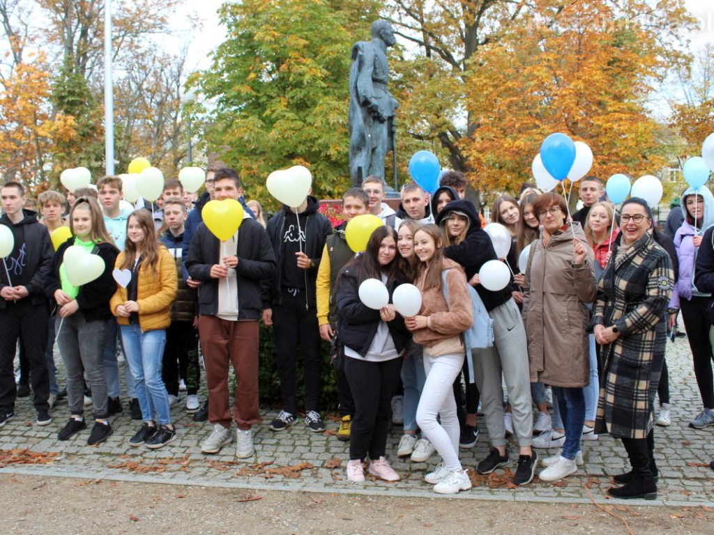 Solidarny Łańcuch Białych Serc w Mławie [ZDJĘCIA]