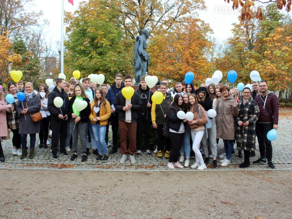 Solidarny Łańcuch Białych Serc w Mławie [ZDJĘCIA]