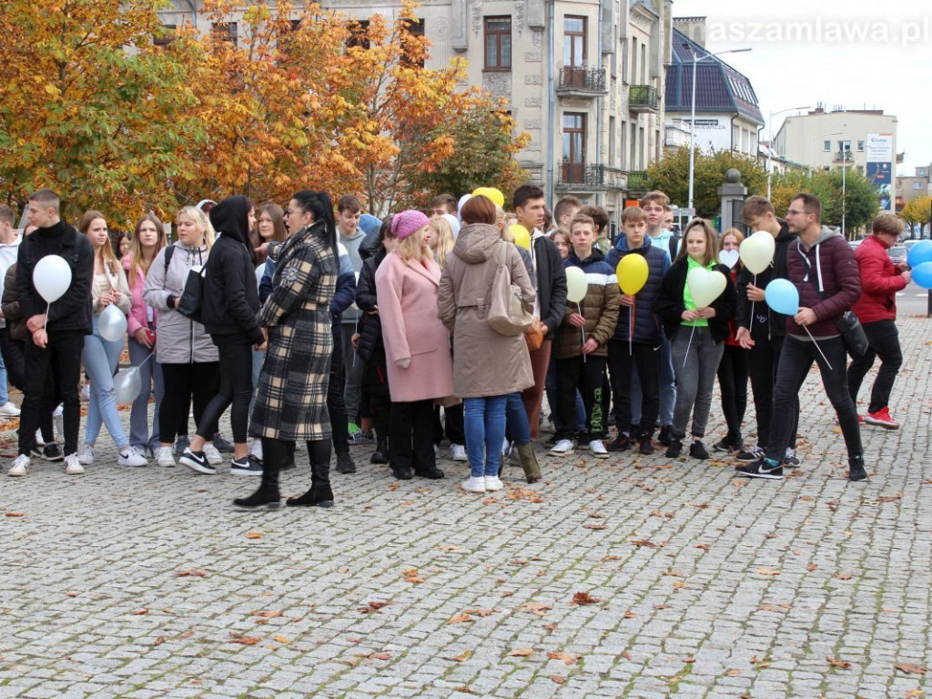 Solidarny Łańcuch Białych Serc w Mławie [ZDJĘCIA]