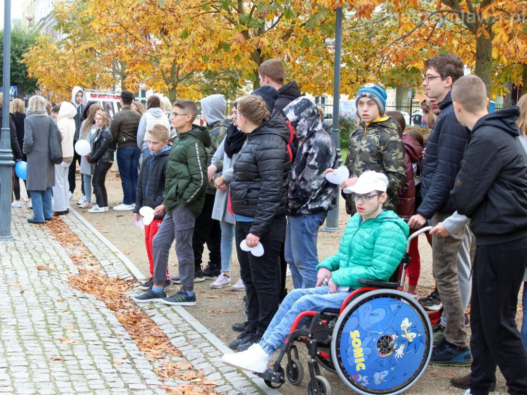Solidarny Łańcuch Białych Serc w Mławie [ZDJĘCIA]