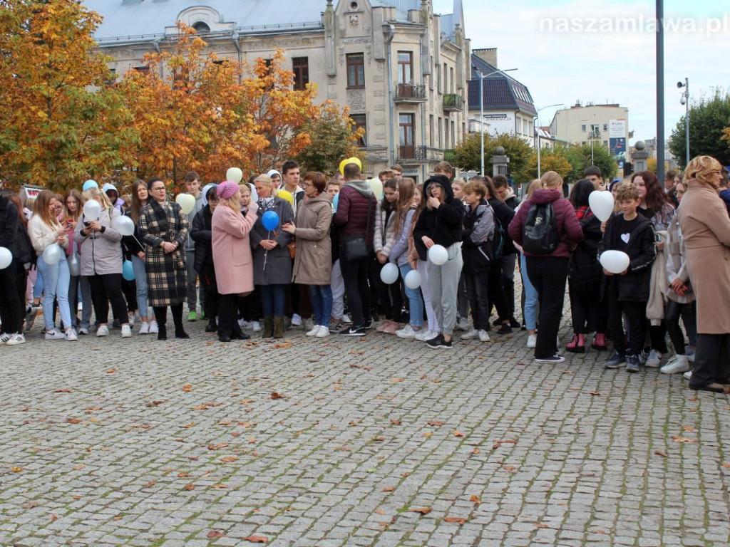Solidarny Łańcuch Białych Serc w Mławie [ZDJĘCIA]
