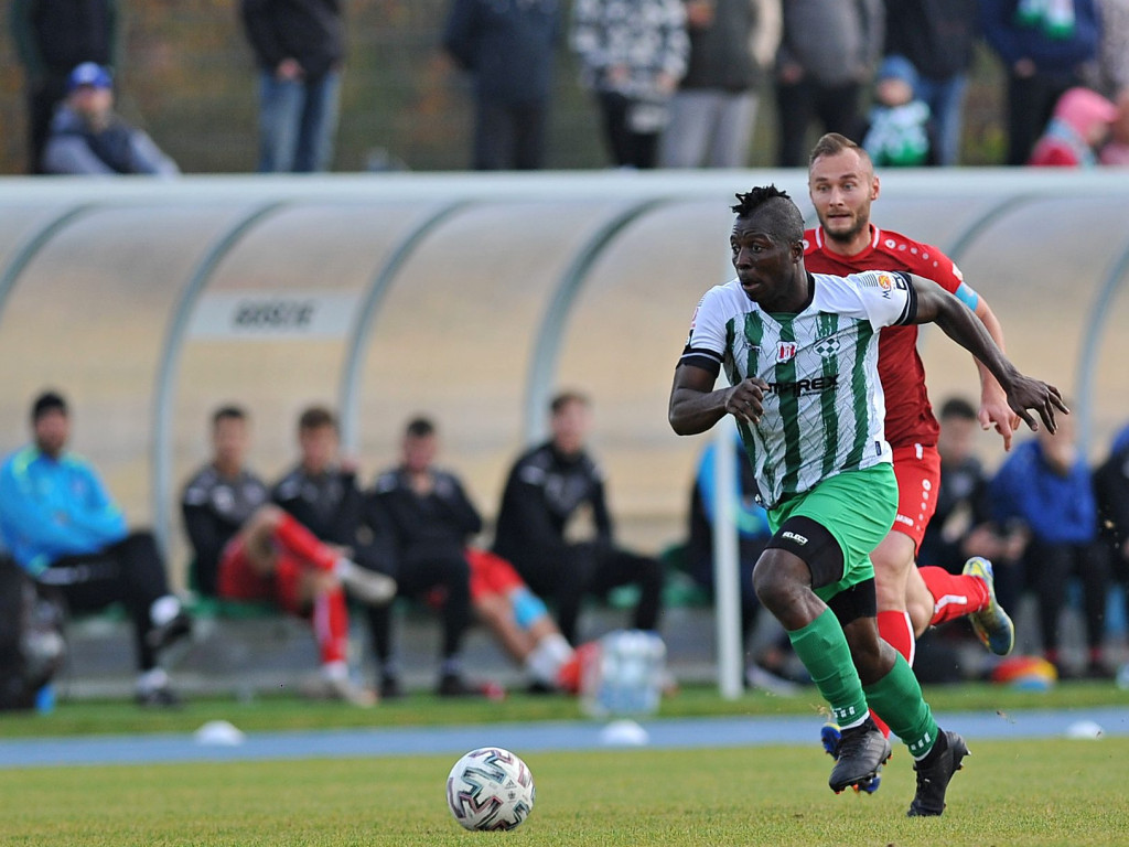 Powalczyli w dziesięciu. Cenny punkt Mławianki