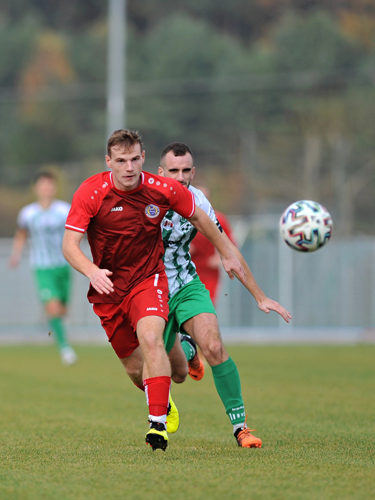 Powalczyli w dziesięciu. Cenny punkt Mławianki