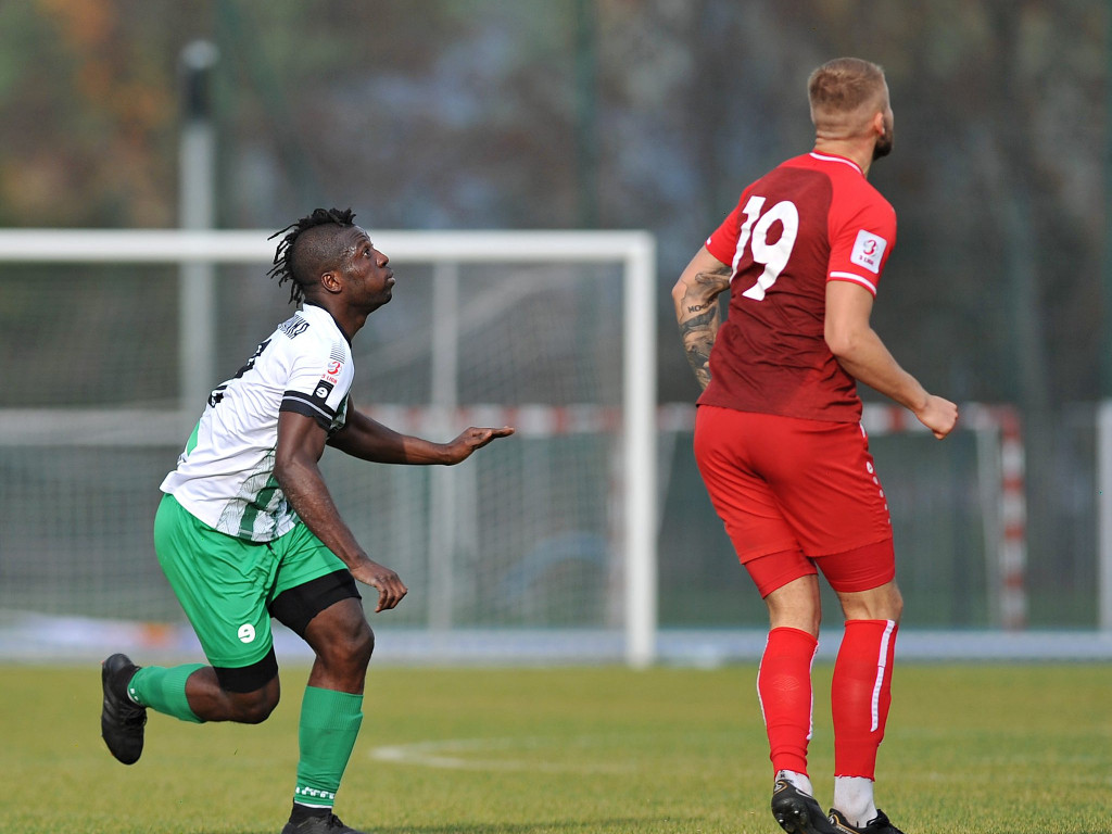 Powalczyli w dziesięciu. Cenny punkt Mławianki