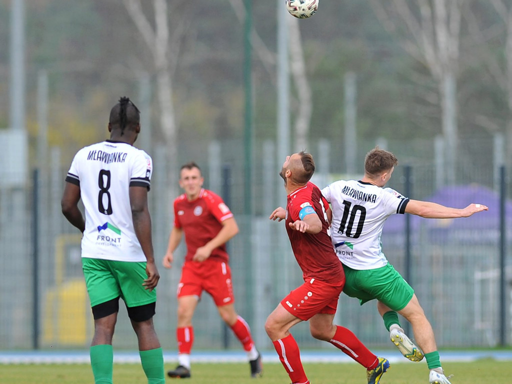 Powalczyli w dziesięciu. Cenny punkt Mławianki
