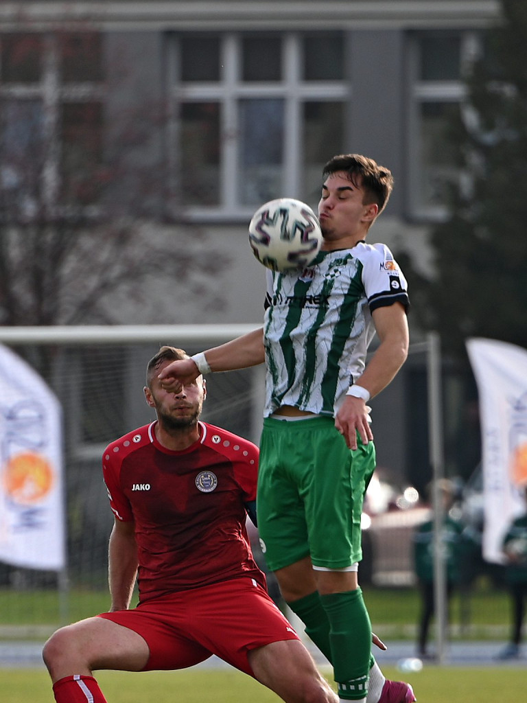 Powalczyli w dziesięciu. Cenny punkt Mławianki