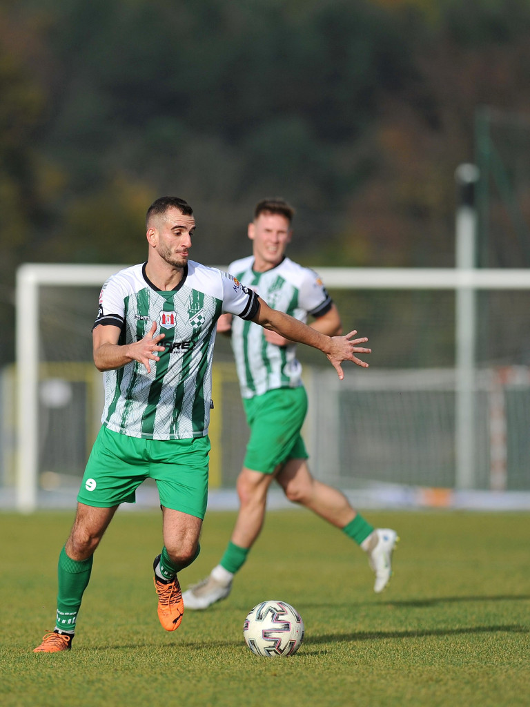 Powalczyli w dziesięciu. Cenny punkt Mławianki