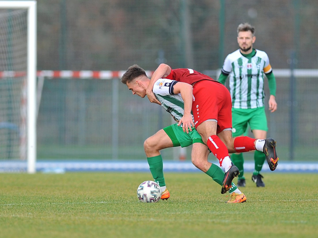 Powalczyli w dziesięciu. Cenny punkt Mławianki