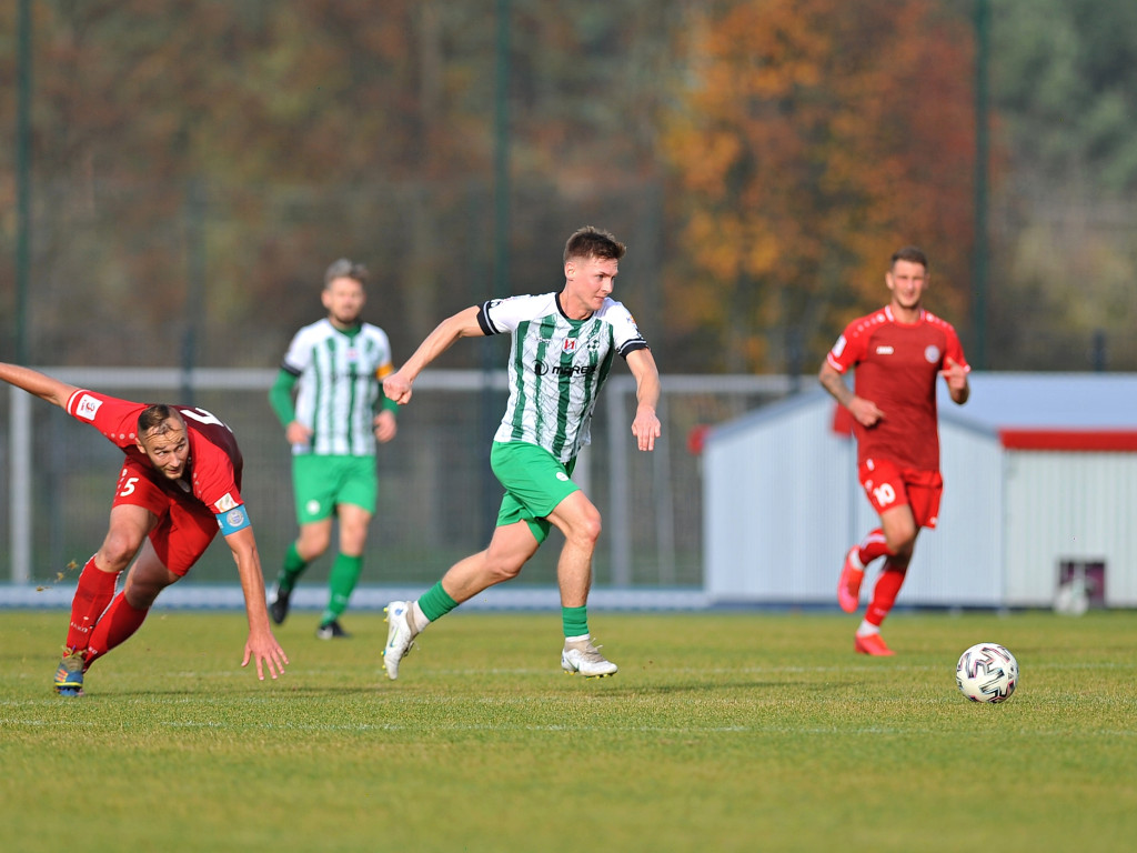 Powalczyli w dziesięciu. Cenny punkt Mławianki