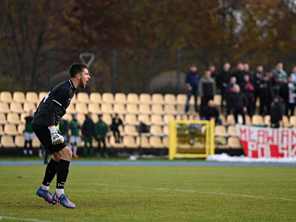 Powalczyli w dziesięciu. Cenny punkt Mławianki