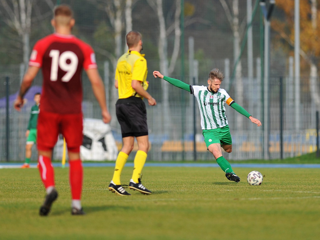 Powalczyli w dziesięciu. Cenny punkt Mławianki