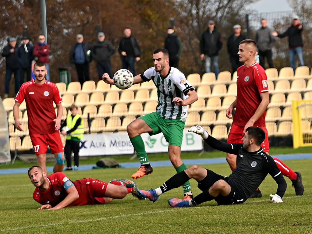 Powalczyli w dziesięciu. Cenny punkt Mławianki