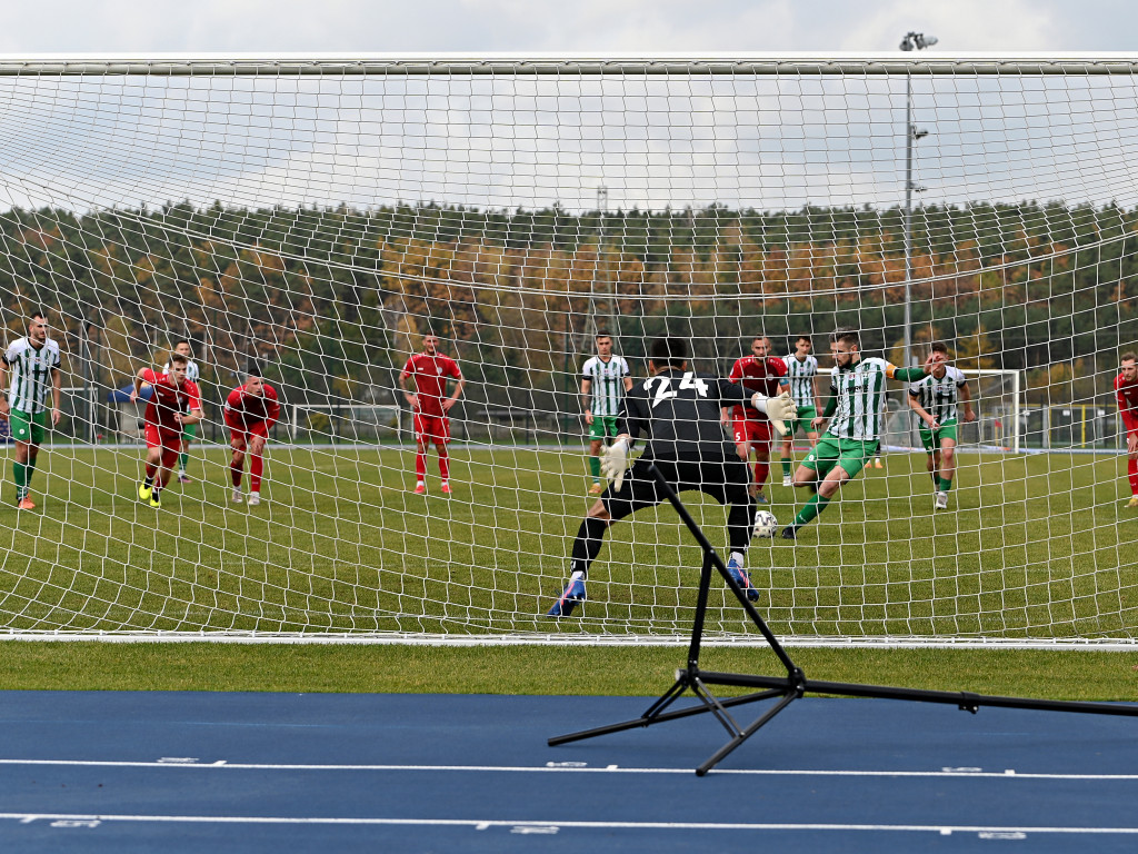 Powalczyli w dziesięciu. Cenny punkt Mławianki