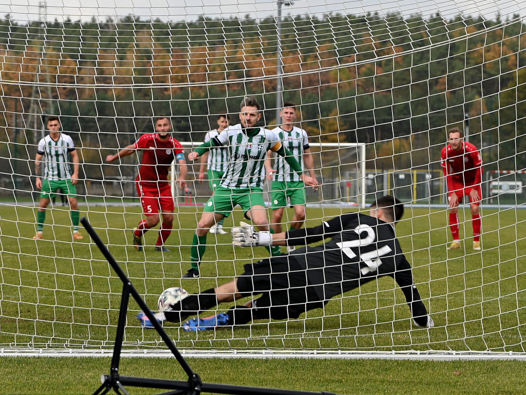 Powalczyli w dziesięciu. Cenny punkt Mławianki
