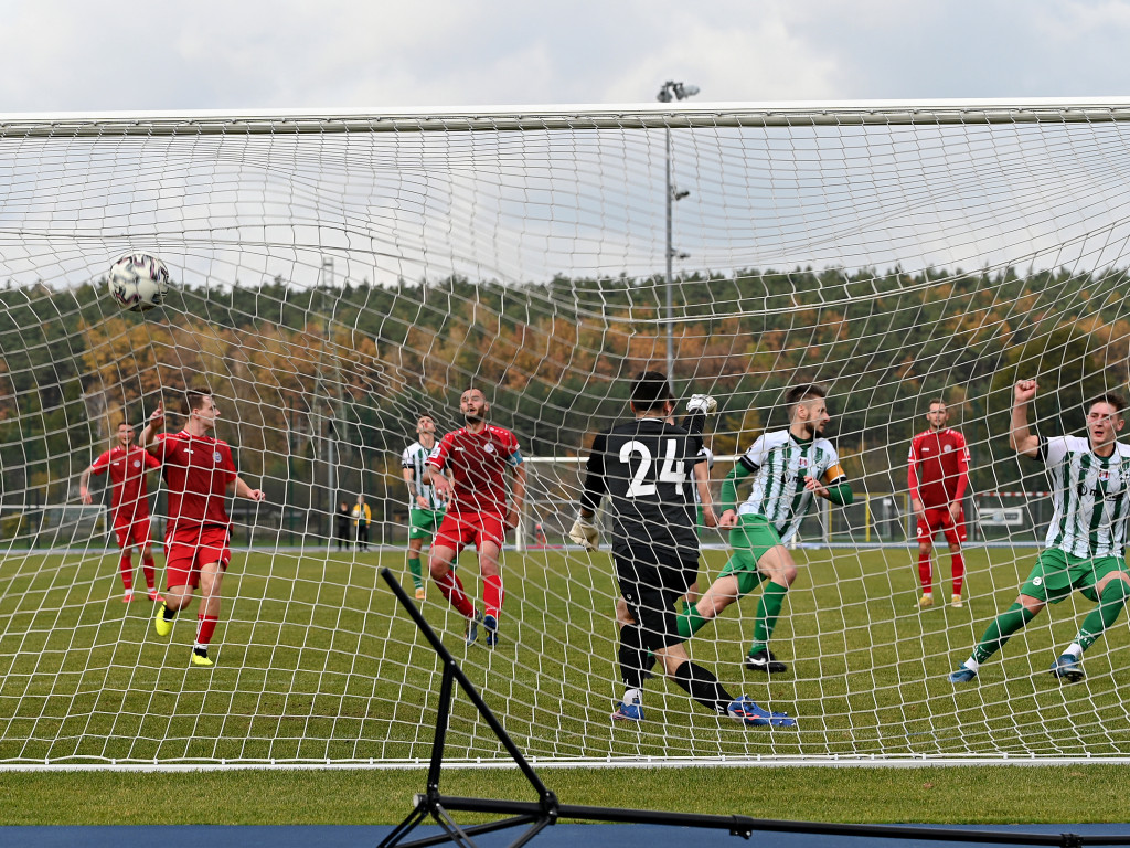 Powalczyli w dziesięciu. Cenny punkt Mławianki