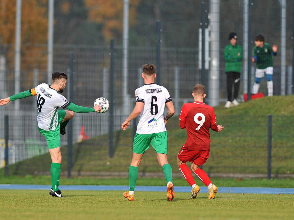 Powalczyli w dziesięciu. Cenny punkt Mławianki