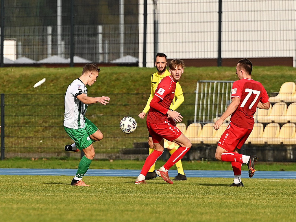 Powalczyli w dziesięciu. Cenny punkt Mławianki