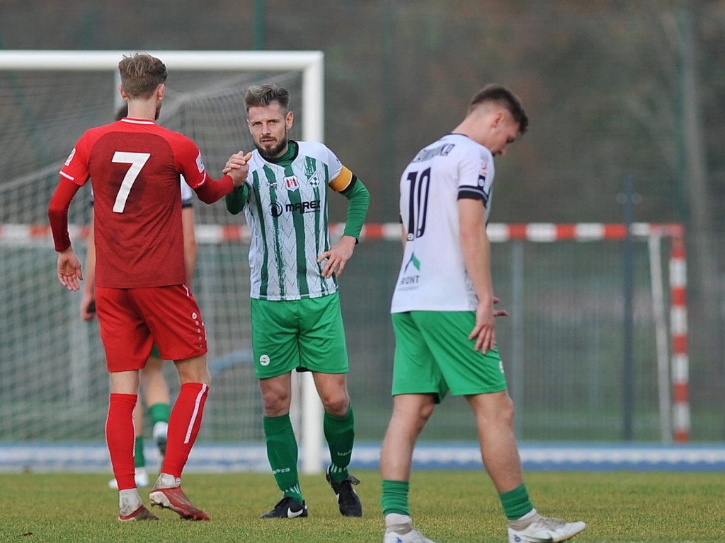 Powalczyli w dziesięciu. Cenny punkt Mławianki