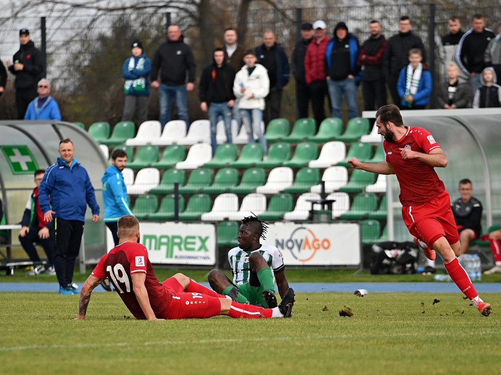 Powalczyli w dziesięciu. Cenny punkt Mławianki