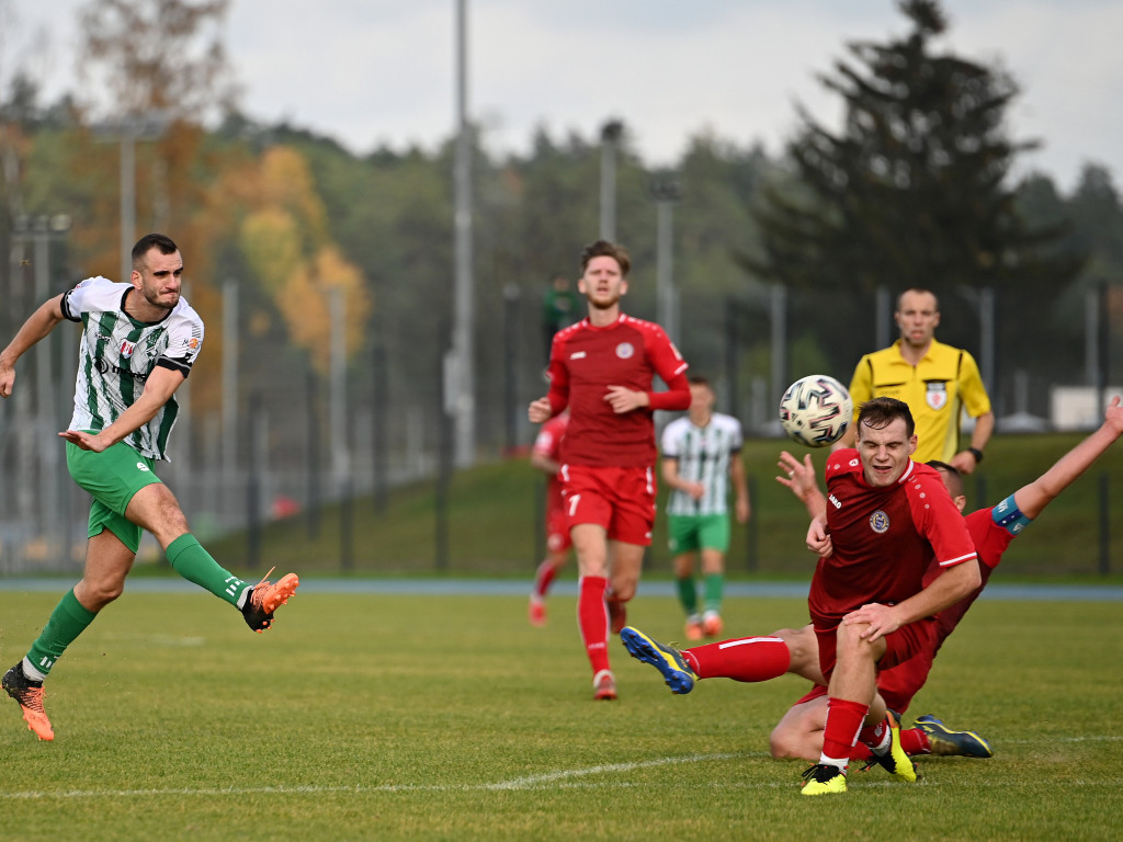 Powalczyli w dziesięciu. Cenny punkt Mławianki