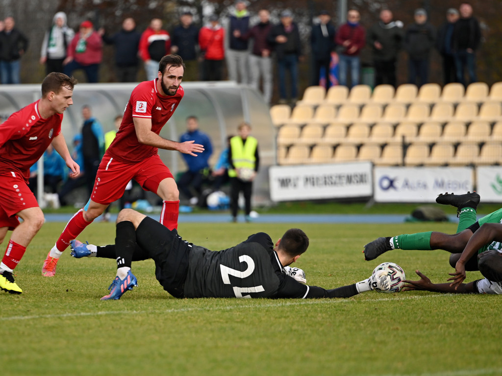 Powalczyli w dziesięciu. Cenny punkt Mławianki