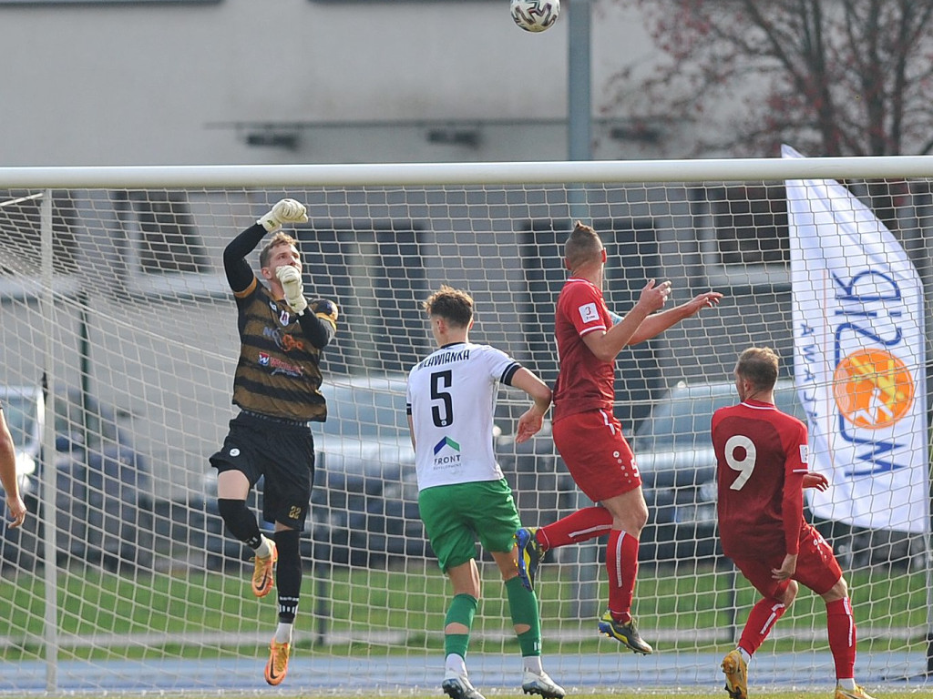 Powalczyli w dziesięciu. Cenny punkt Mławianki