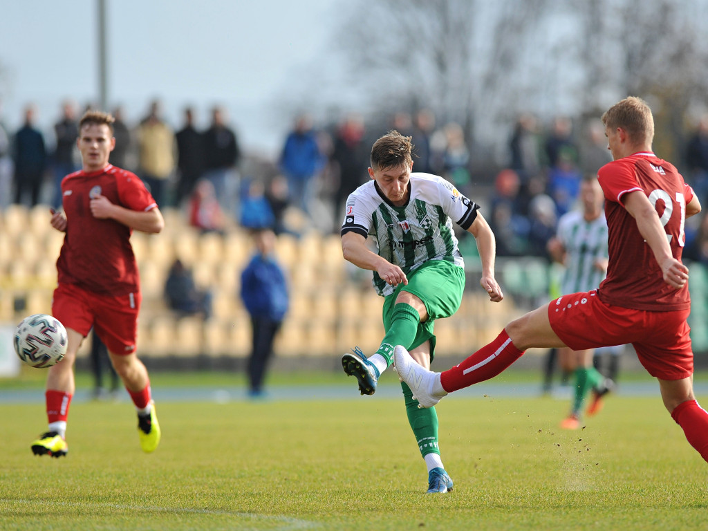 Powalczyli w dziesięciu. Cenny punkt Mławianki