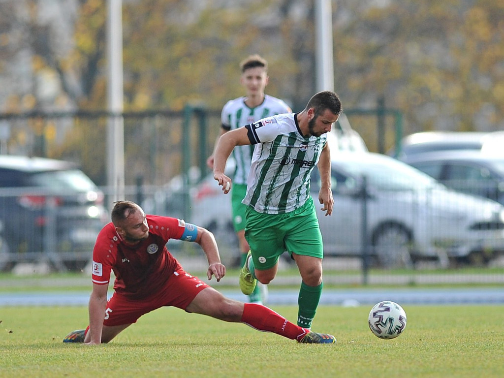 Powalczyli w dziesięciu. Cenny punkt Mławianki