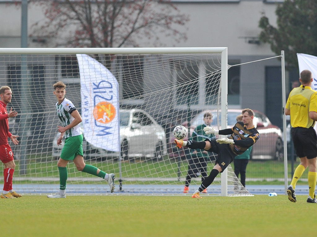 Powalczyli w dziesięciu. Cenny punkt Mławianki