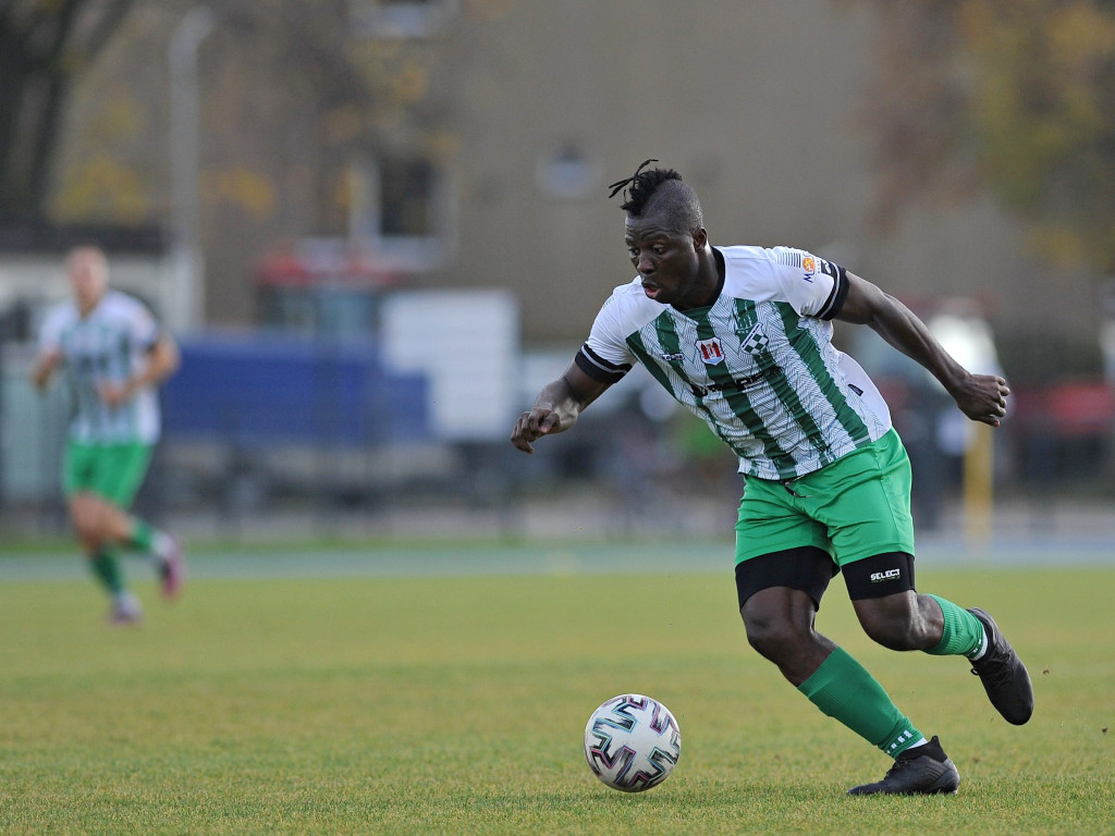 Powalczyli w dziesięciu. Cenny punkt Mławianki