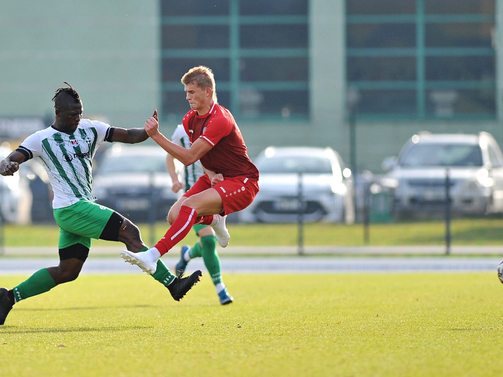 Powalczyli w dziesięciu. Cenny punkt Mławianki