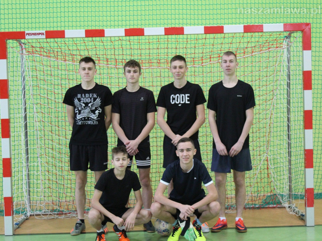 Wkra triumfuje.  Canarinhos na podium