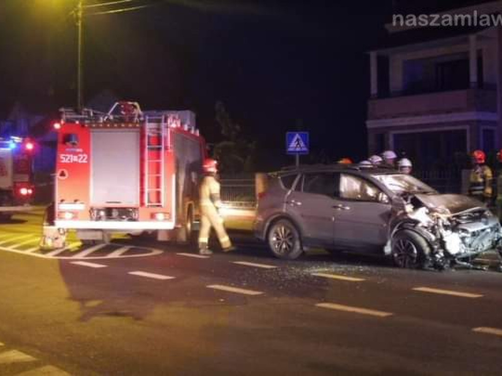 Wywrotka osobówki na siódemce