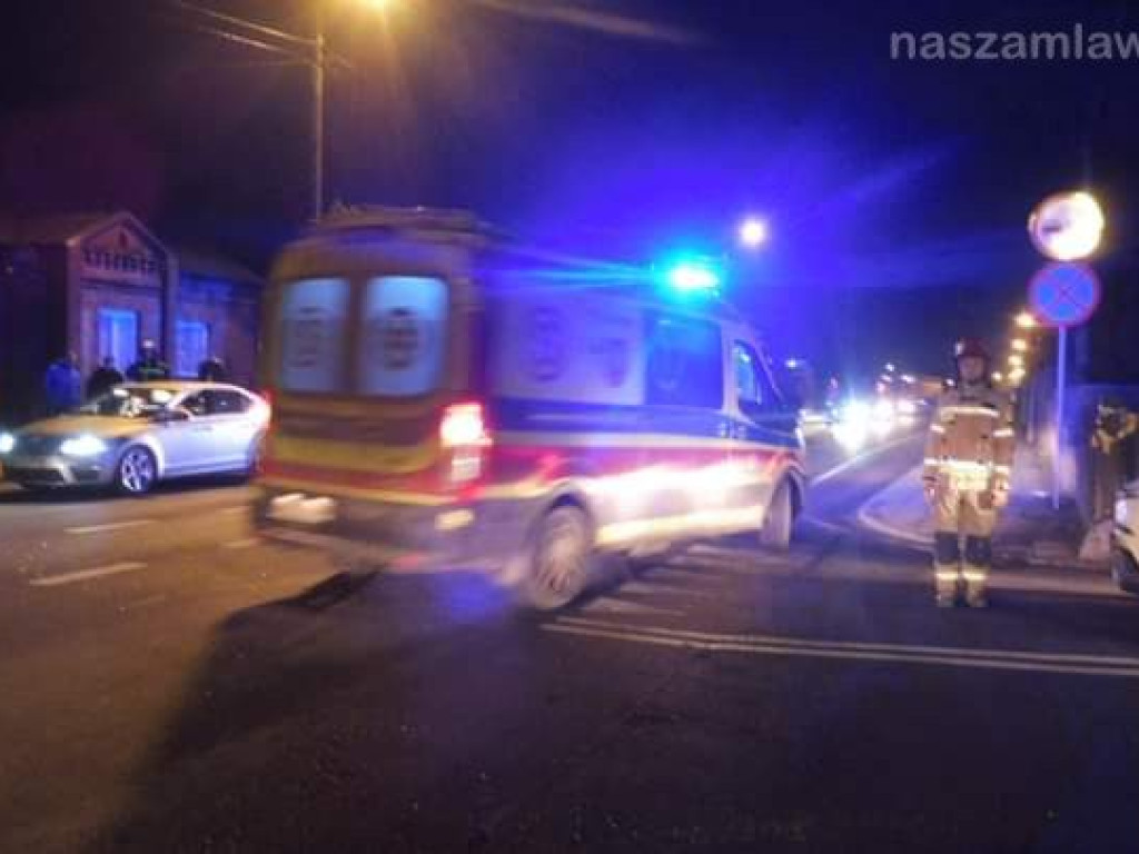 Wywrotka osobówki na siódemce