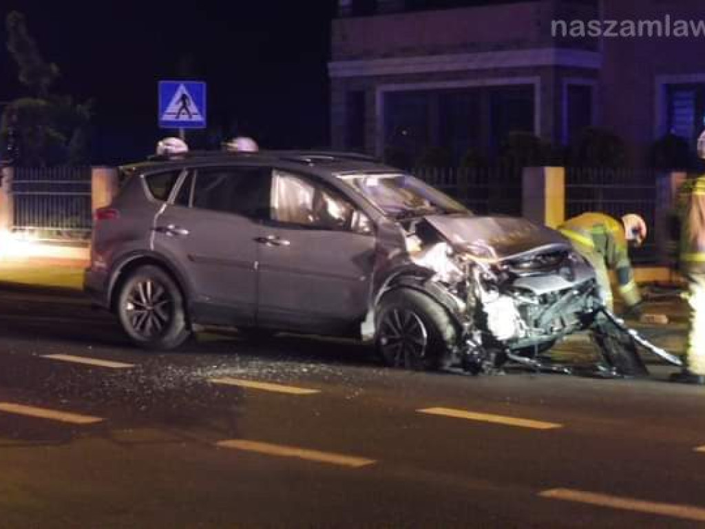 Wywrotka osobówki na siódemce