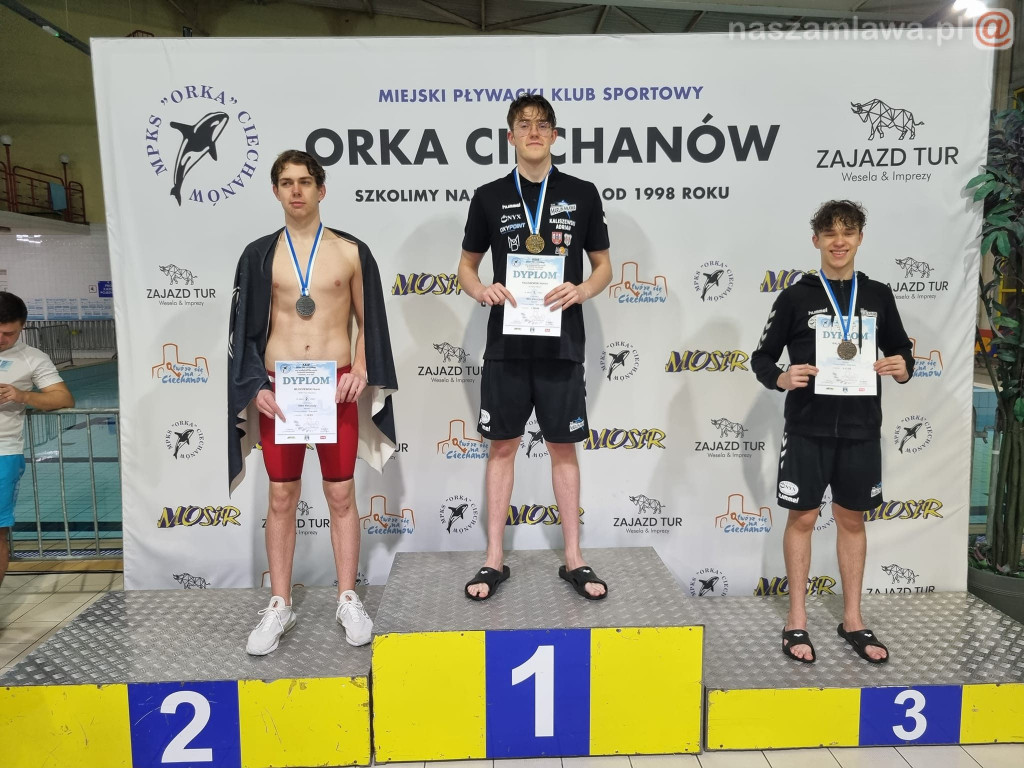 Kapitalne otwarcie pływaków. Grad medali w Ciechanowie