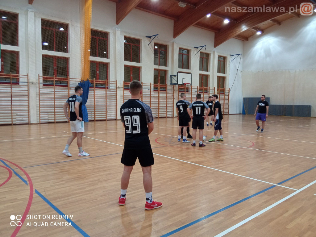 Czarna Elka  najlepsza w Radzanowie. Dziewięć ekip