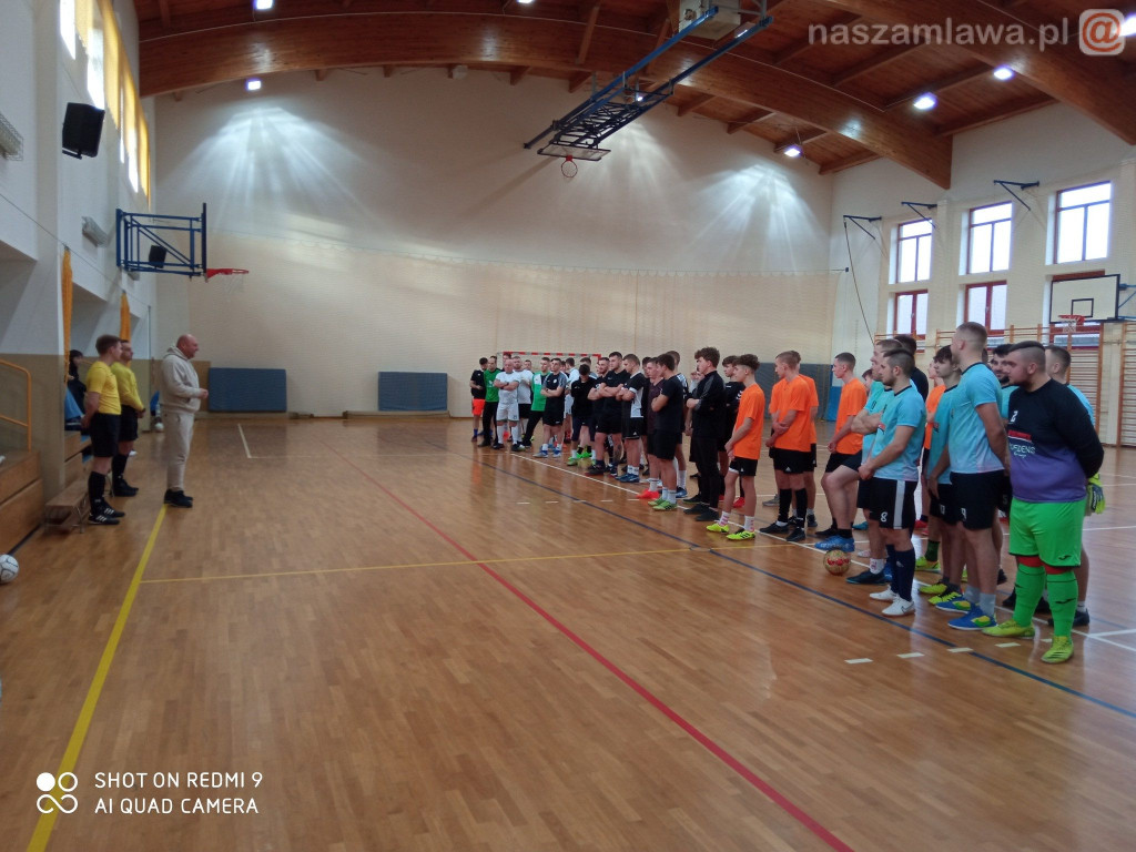 Czarna Elka  najlepsza w Radzanowie. Dziewięć ekip