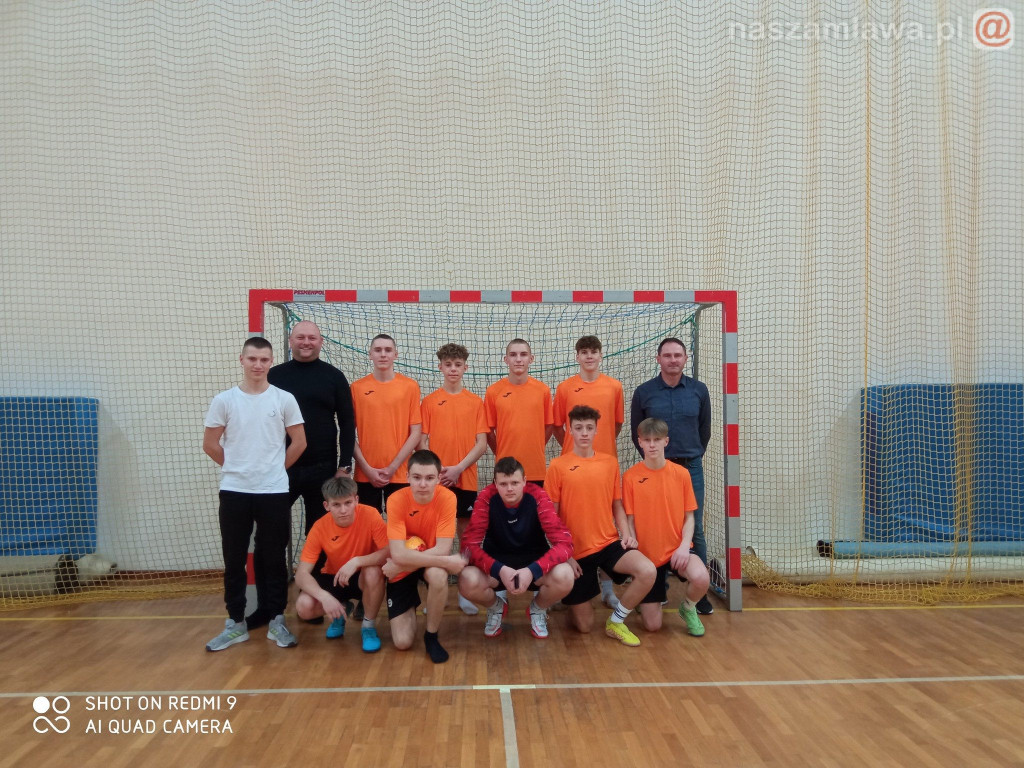 Czarna Elka  najlepsza w Radzanowie. Dziewięć ekip