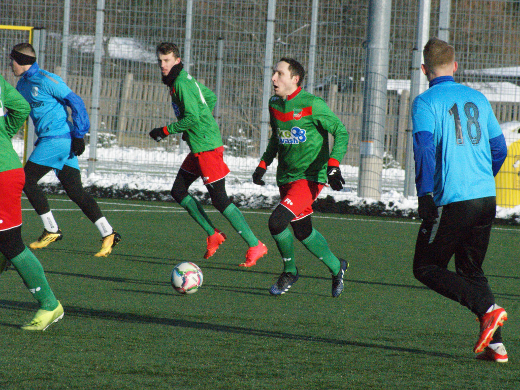 Debiut Grzelaka na remis. Dublet Tatkowskiego