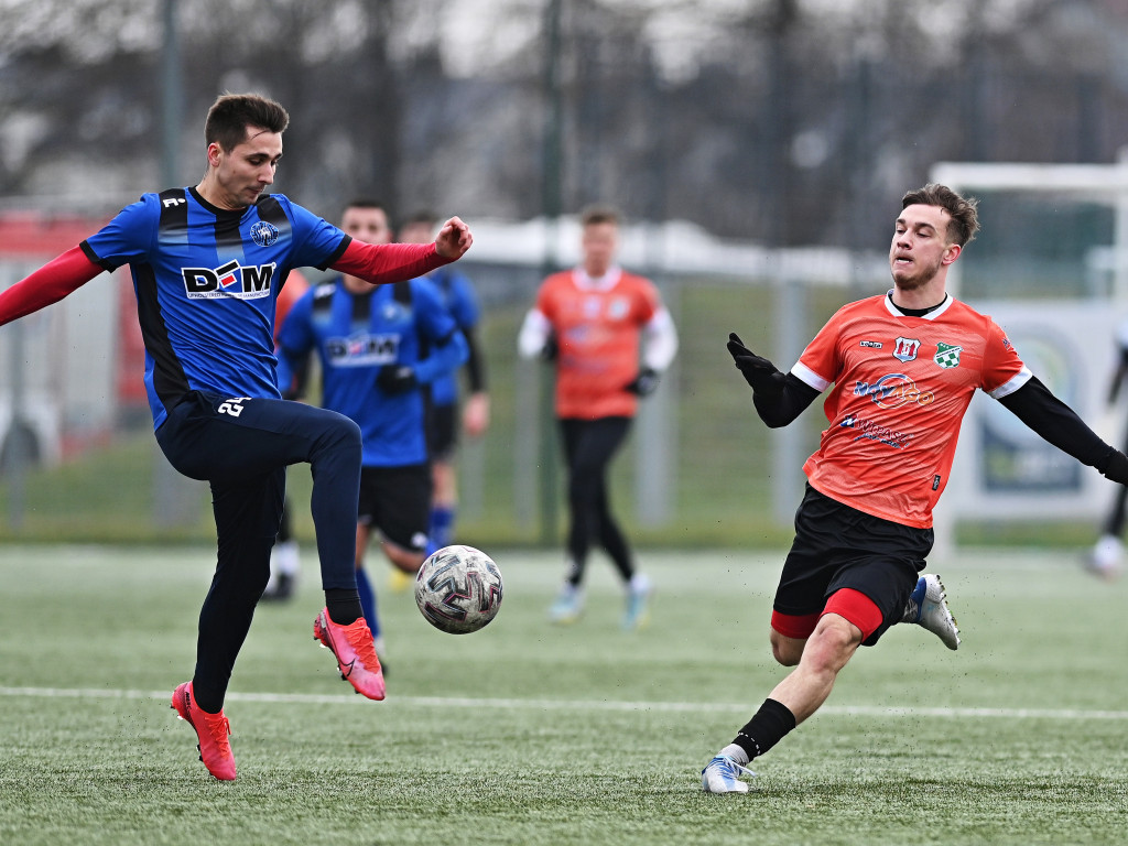 Ostatni sparing na piątkę. Wasiak kontra Mławianka