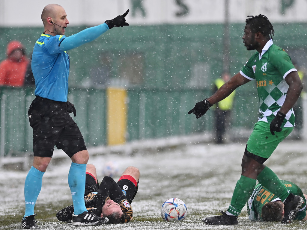 Sukces Mławianki na sniegu. Mecz mógł być przełożony