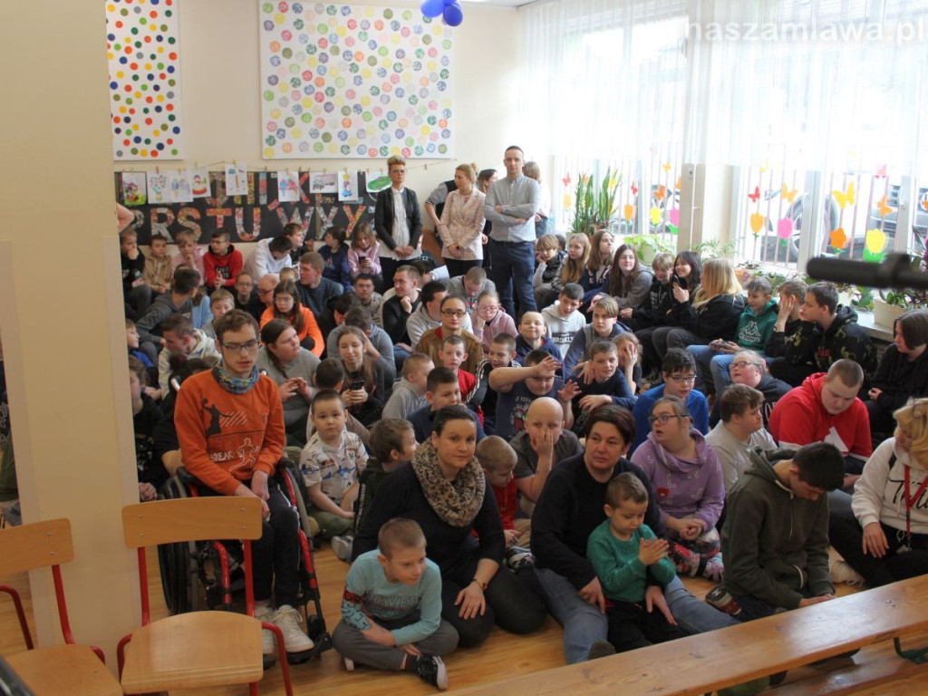 Zespół Enej w mławskiej szkole [FILMY i ZDJĘCIA]