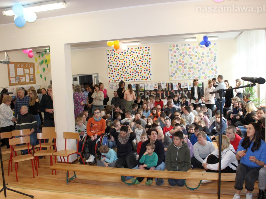 Zespół Enej w mławskiej szkole [FILMY i ZDJĘCIA]