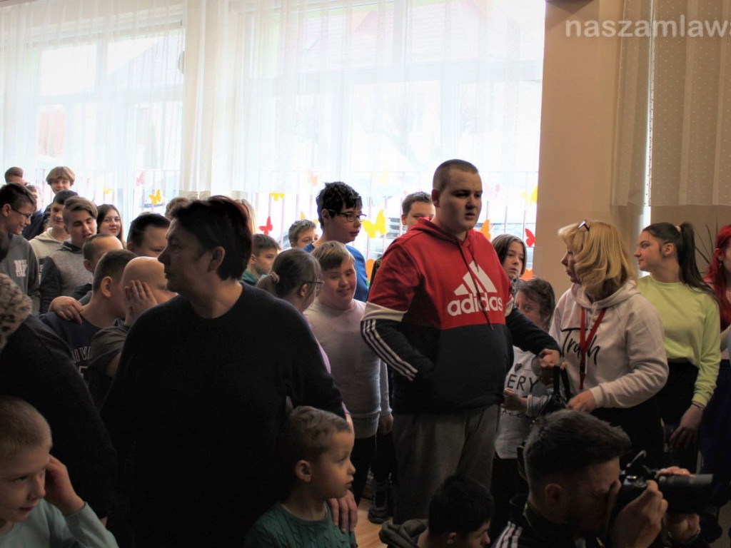 Zespół Enej w mławskiej szkole [FILMY i ZDJĘCIA]