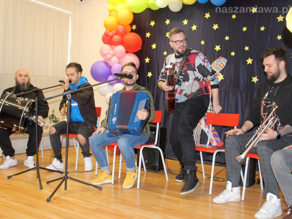 Zespół Enej w mławskiej szkole [FILMY i ZDJĘCIA]