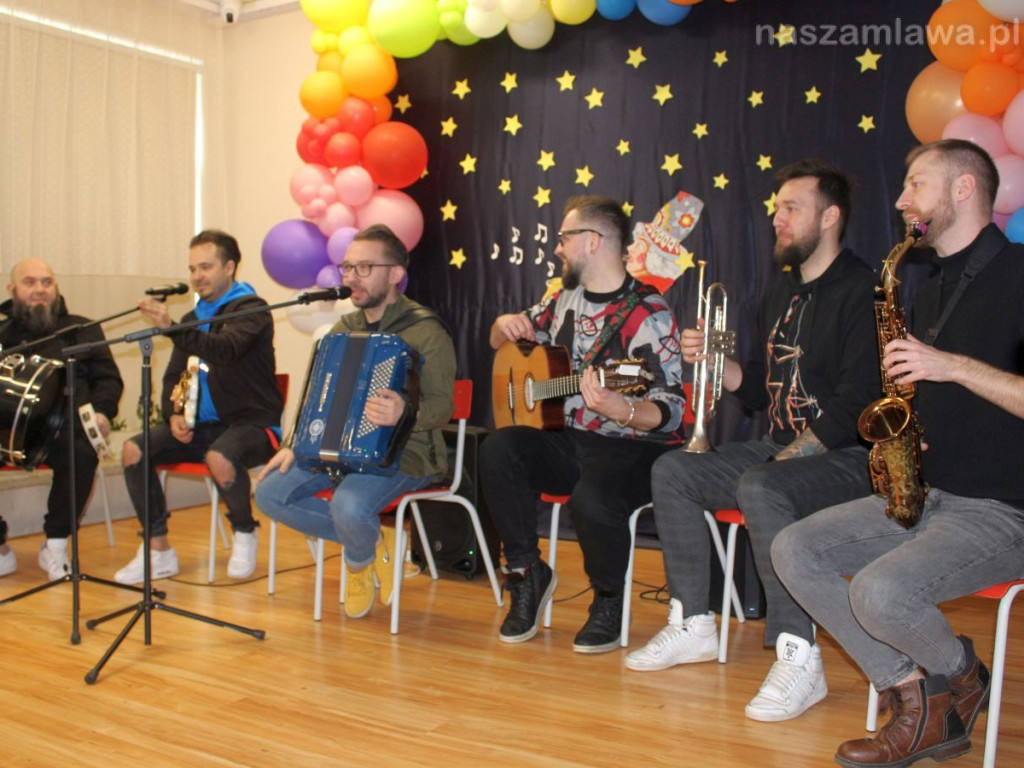 Zespół Enej w mławskiej szkole [FILMY i ZDJĘCIA]