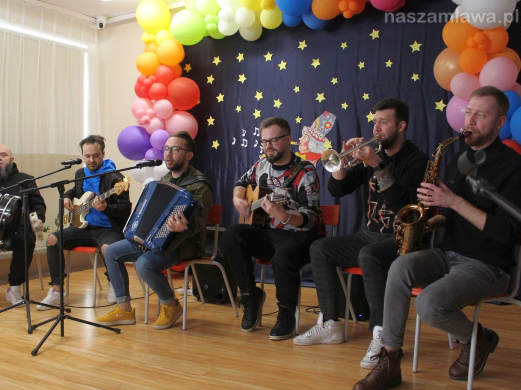 Zespół Enej w mławskiej szkole [FILMY i ZDJĘCIA]