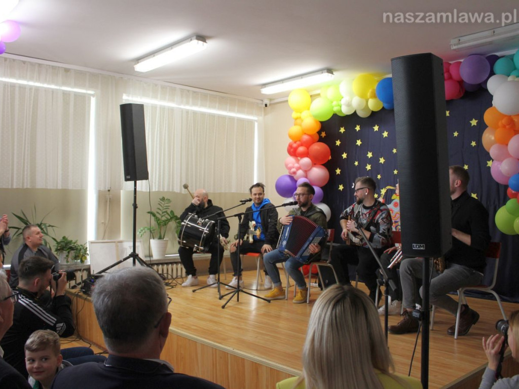 Zespół Enej w mławskiej szkole [FILMY i ZDJĘCIA]