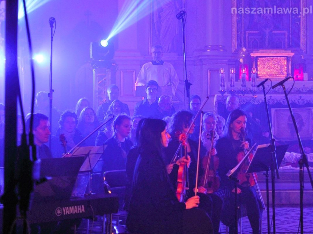 Gorzkie Żale w Mławie. Niezwykłe widowisko [FILM I ZDJĘCIA]